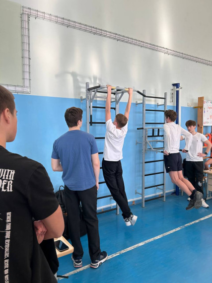 Спортивные соревнования среди 8-11 классов «А ну-ка, парни».