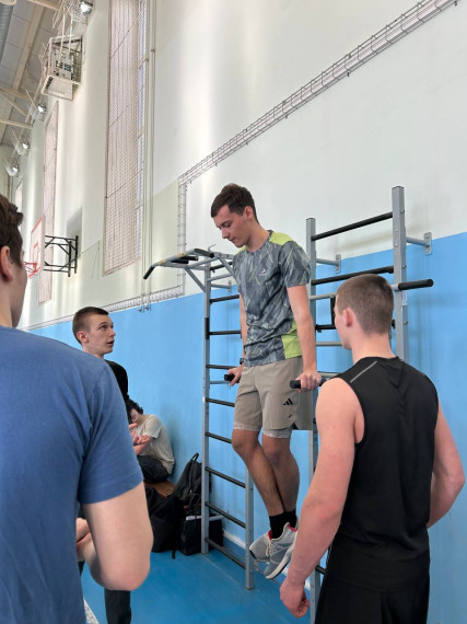 Спортивные соревнования среди 8-11 классов «А ну-ка, парни».